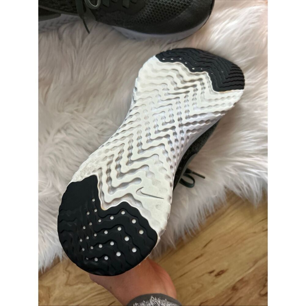 Nike Epic React Flyknit Olive/Mineral Spruce, Size 11.5 BQ8928-301, lightly used - Picture 5 of 6